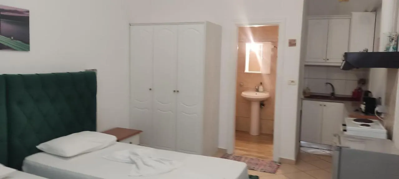 Apartment Rina Саранда 0*,
